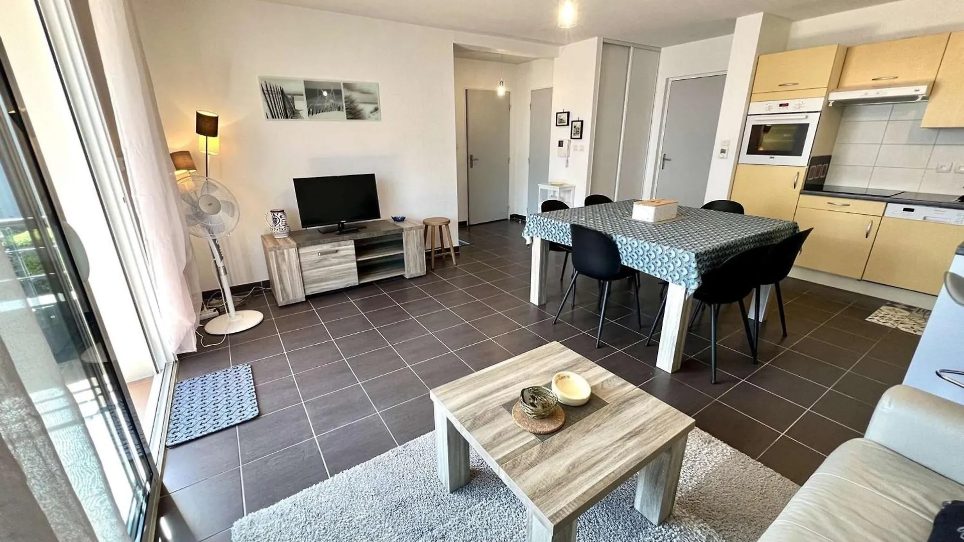 Etel : Appart. 2P Avec Terrasse Sud, Parking & Petit Chien Bienvenu - Fr-1-479-218