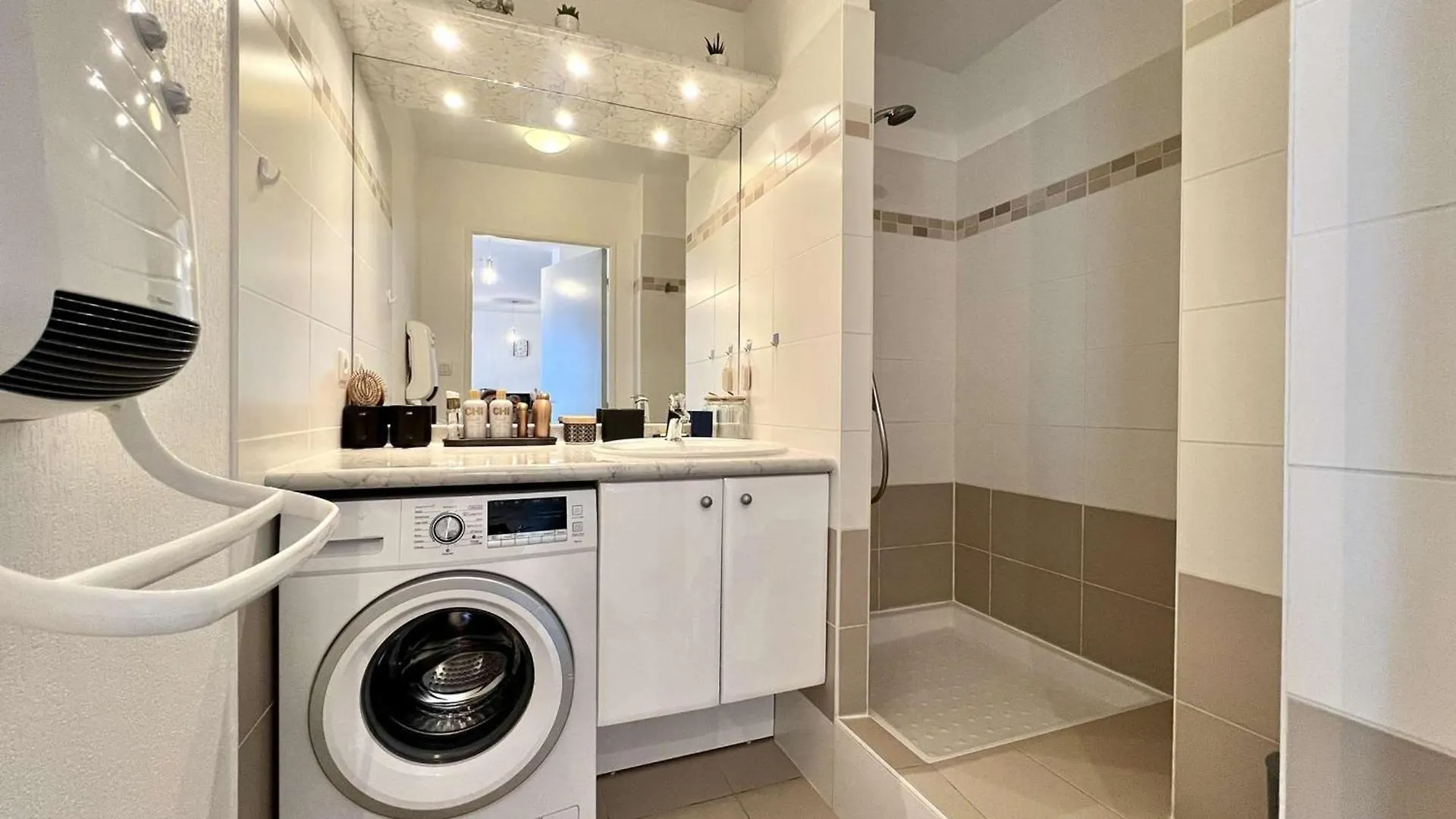 Etel : Appart. 2P Avec Terrasse Sud, Parking & Petit Chien Bienvenu - Fr-1-479-218 France