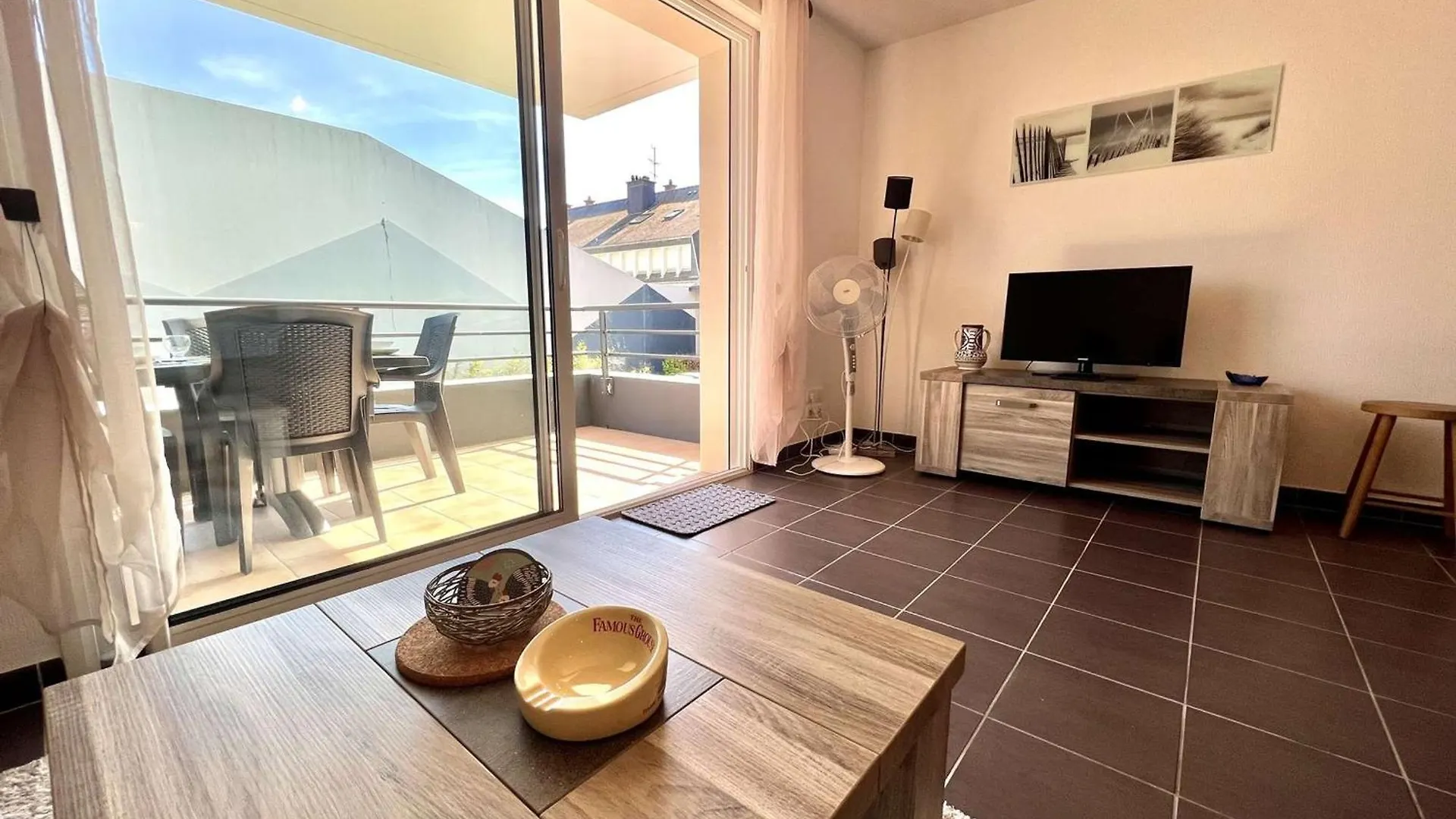 Apartment Etel : Appart. 2P Avec Terrasse Sud, Parking & Petit Chien Bienvenu - Fr-1-479-218