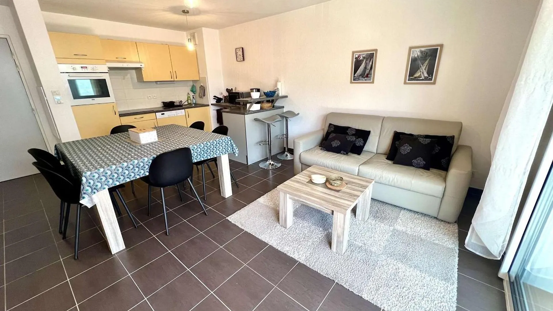 Etel : Appart. 2P Avec Terrasse Sud, Parking & Petit Chien Bienvenu - Fr-1-479-218 0*,
